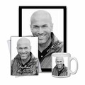 Star Prints UK Zinedine Zidane 2 Gift Set Bundle 2019 - Large 11cm Mug, A4 Framed Poster and Matching Birthday Or Christmas Card (Personalised Card)